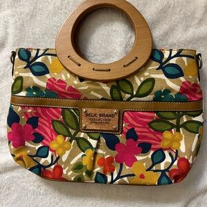 Floral handbag with Wooden Handles by Relic Brand Collection Vintage purse